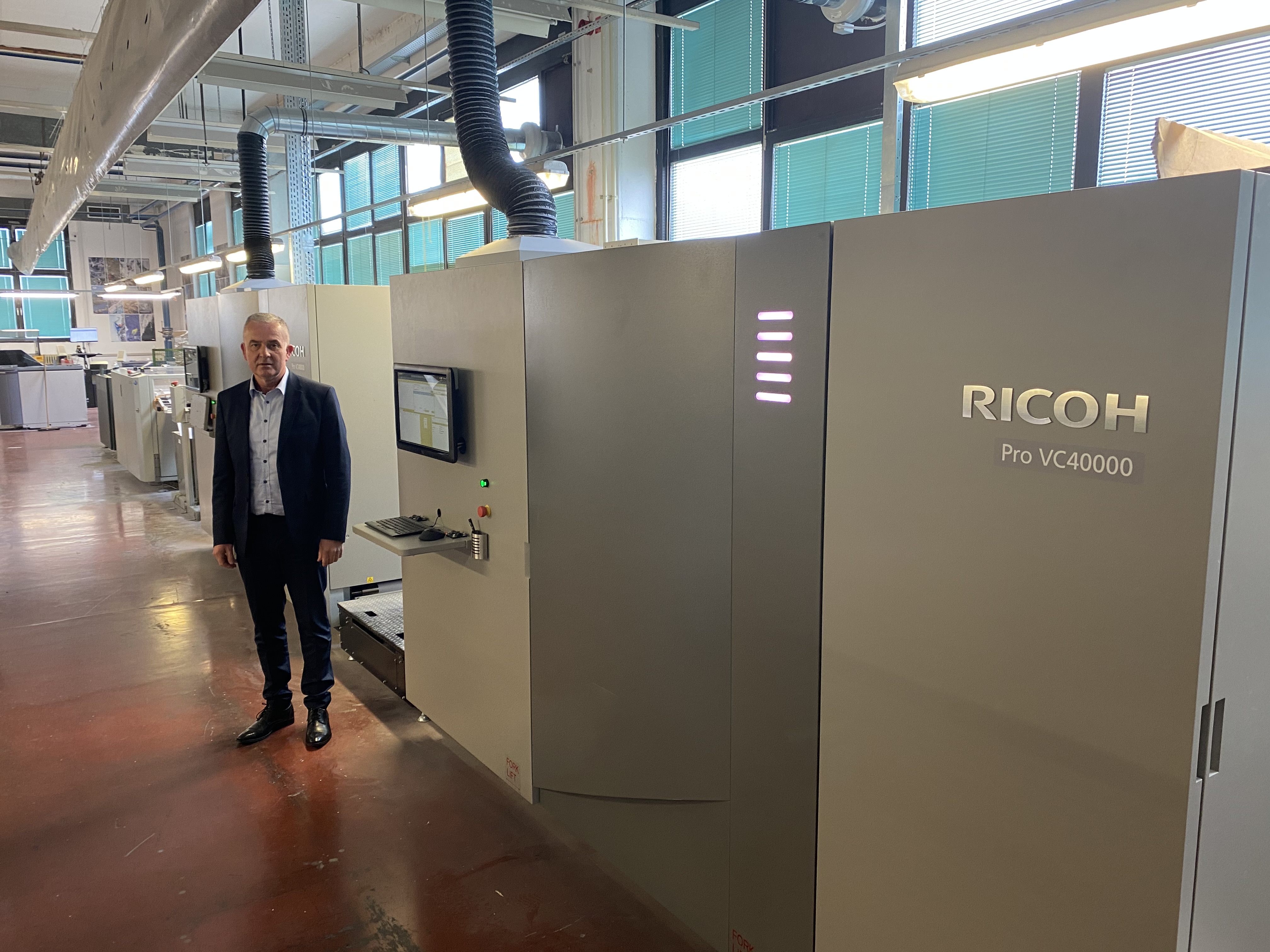 Slovenia Post expands into books, brochures and elevated production with two Ricoh Pro™ VC40000s