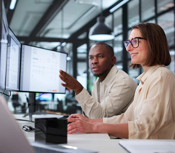 Nike eInvoicing and eArchiving - people at desk